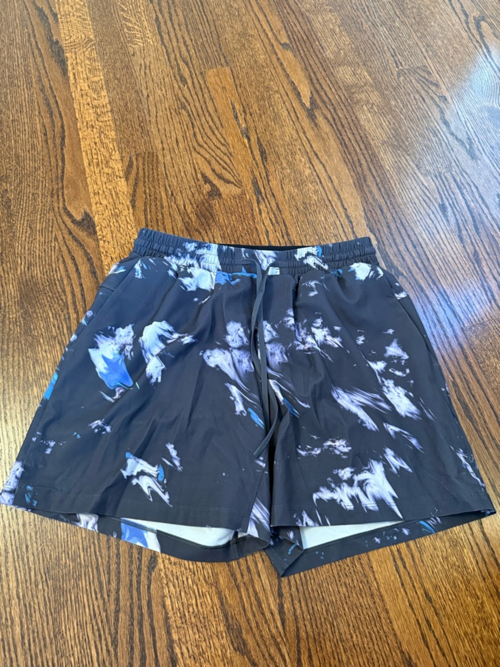 Lululemon Men's Pool Short 7" Diffuse Dye Print Graphite Grey Multi Short